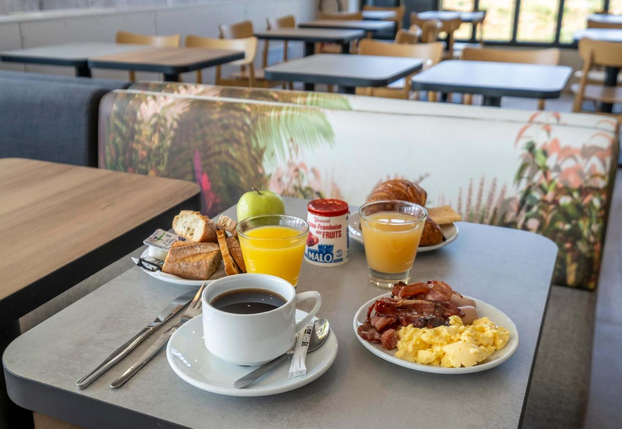 B&B Hotel Saintes Dış mekan fotoğraf