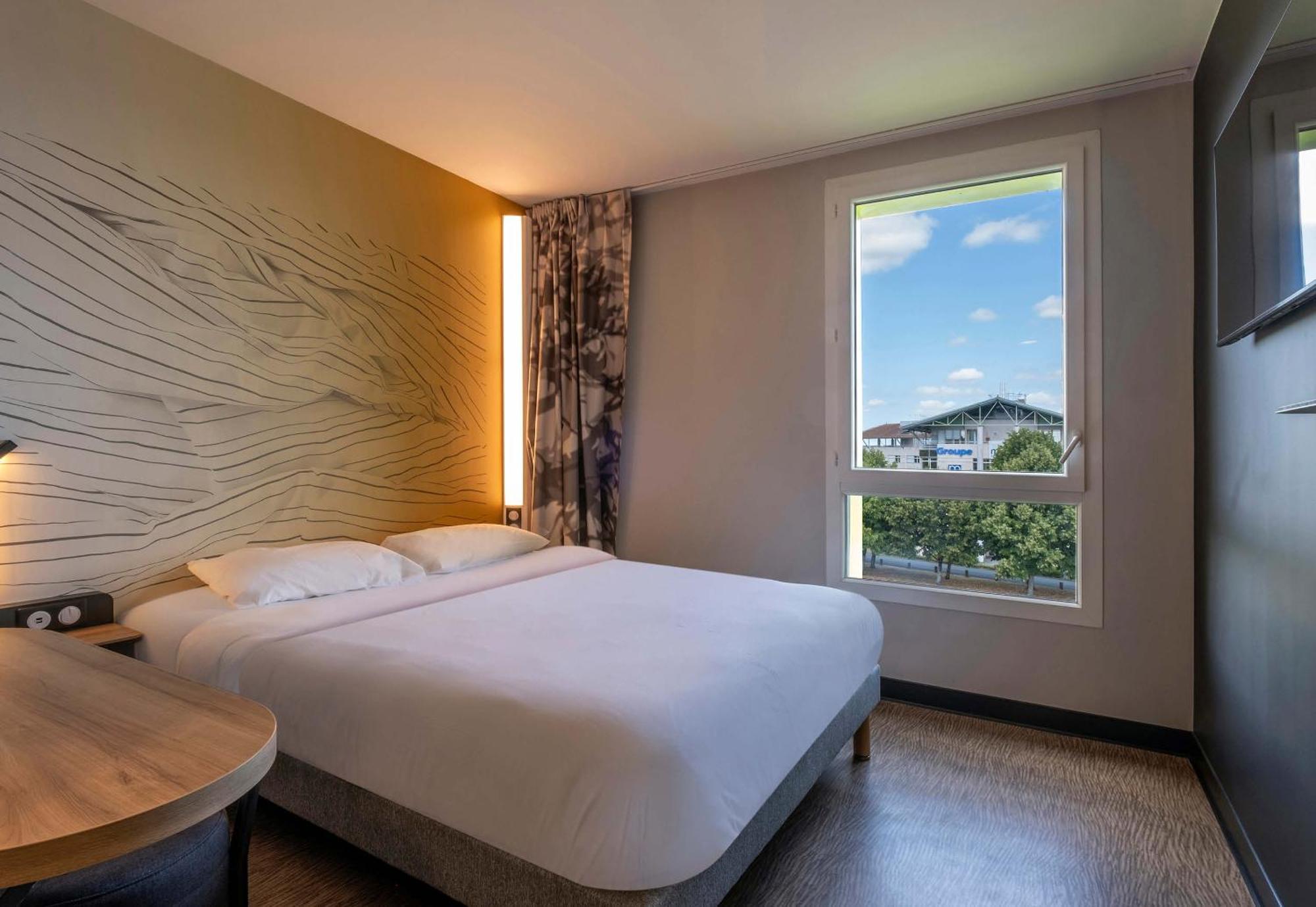 B&B Hotel Saintes Dış mekan fotoğraf