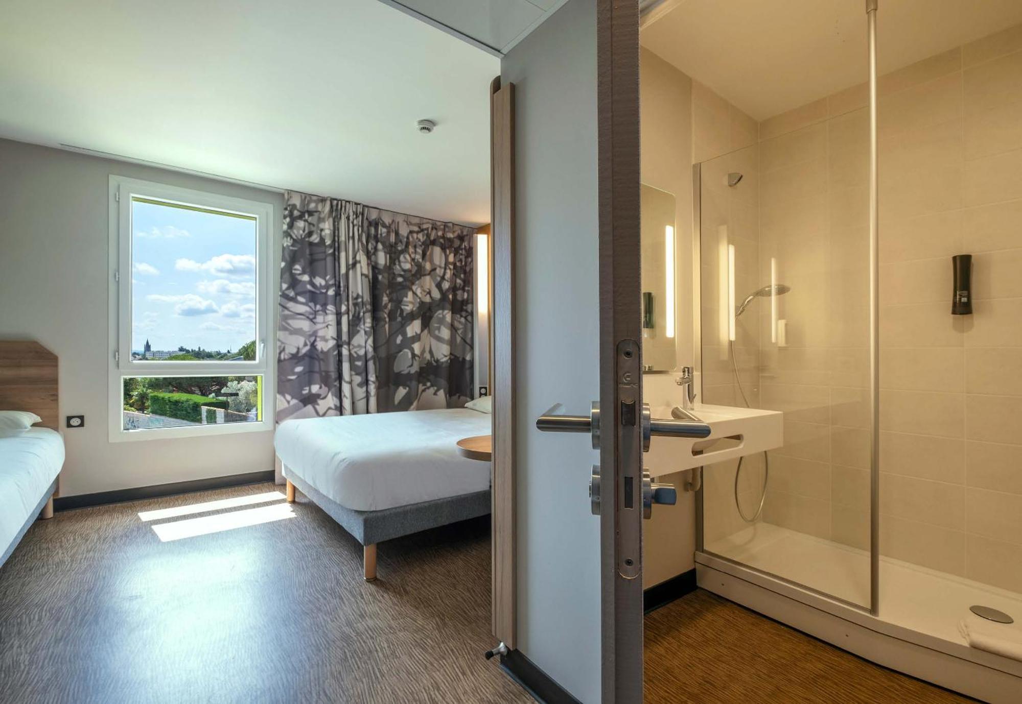 B&B Hotel Saintes Dış mekan fotoğraf