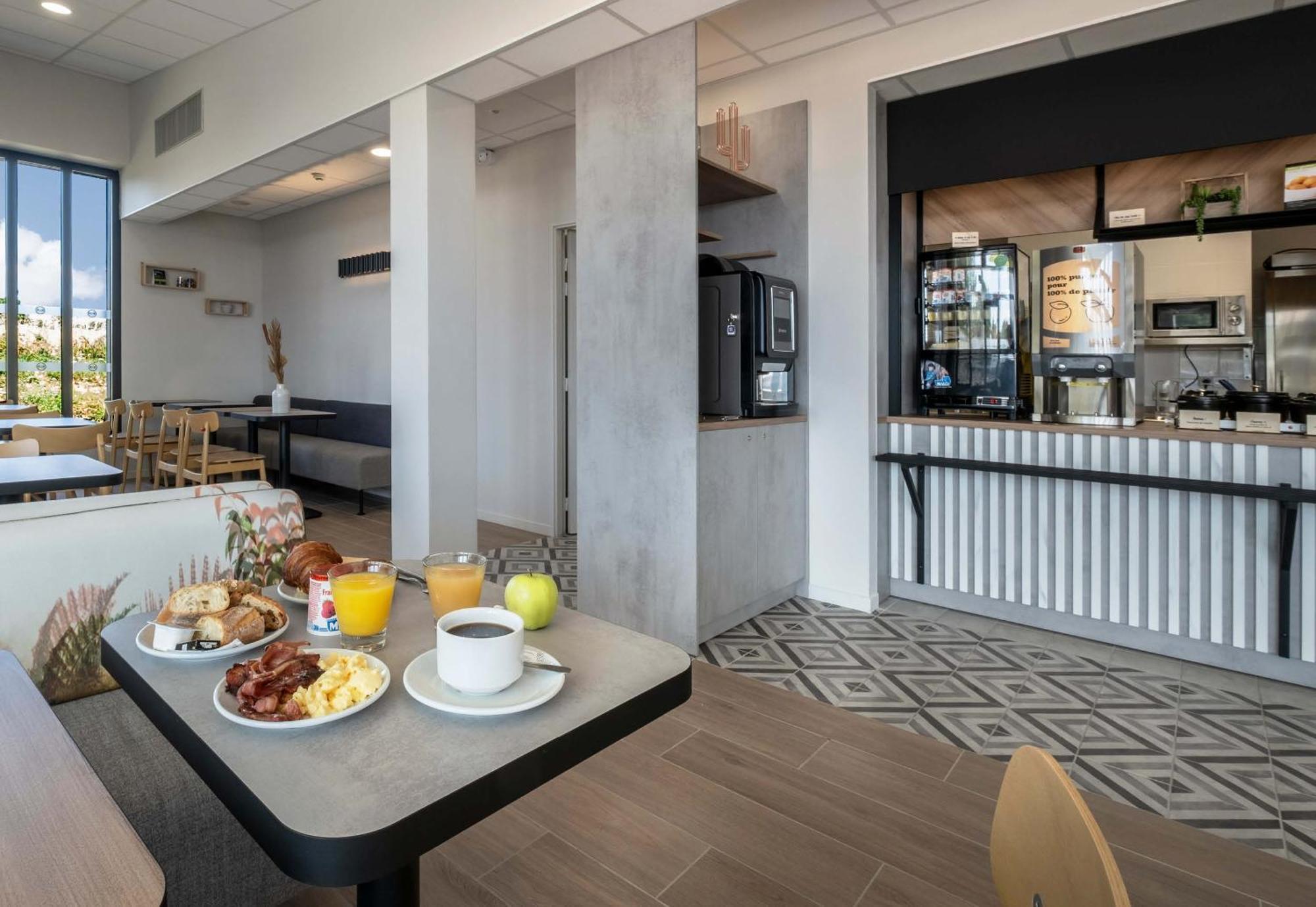B&B Hotel Saintes Dış mekan fotoğraf